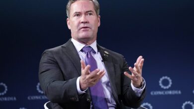 الفالس: أمريكا في أوكرانيا تطلب من الرئيس السلام