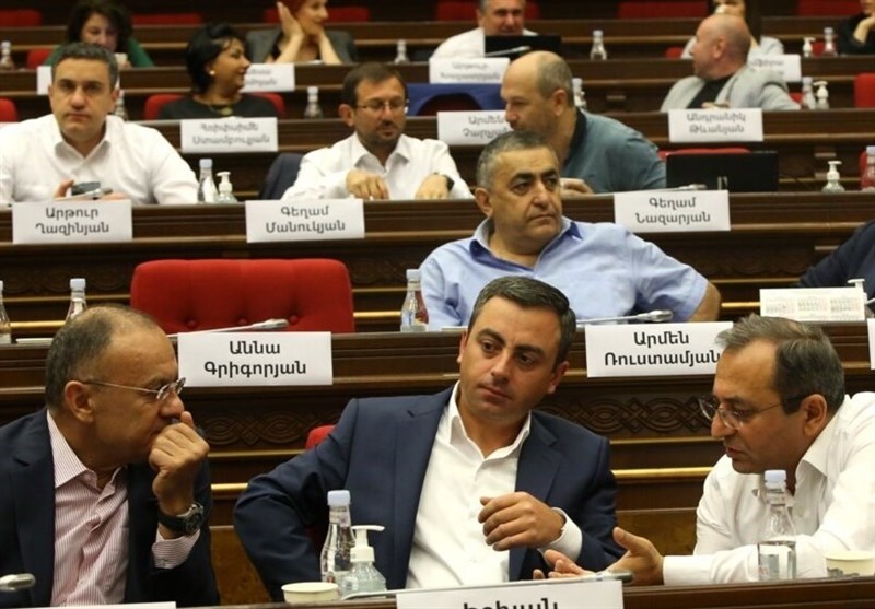 المعارضون الأرمن: اتفاق السلام هو الاستسلام وإنفاذ مطالب باكو