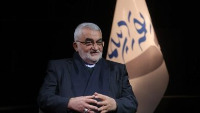 بوروجيردي: يعتقد الشعب الأمريكي اليوم أن هذا البلد ضعيف