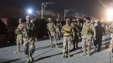 تفاصيل نوبة المسافر في باكستان ؛ تهديد بقتل جميع الرهائن