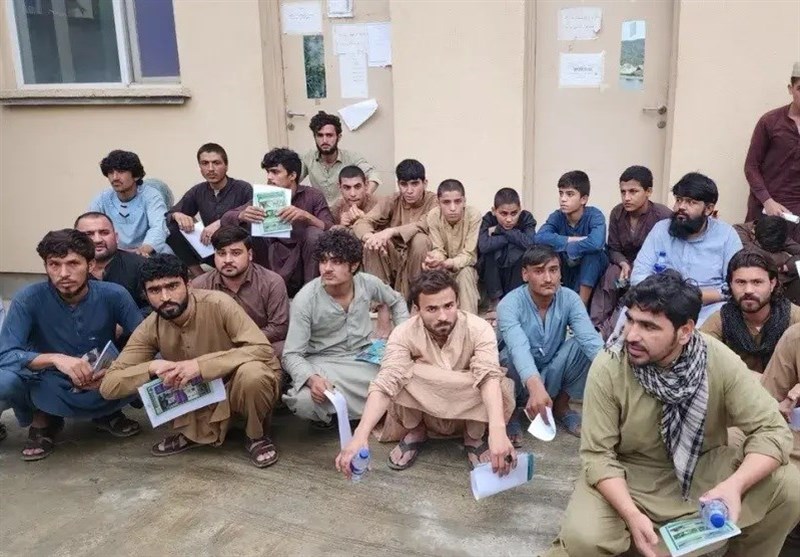 توسيع أكثر من 800000 لاجئ أفغاني من باكستان