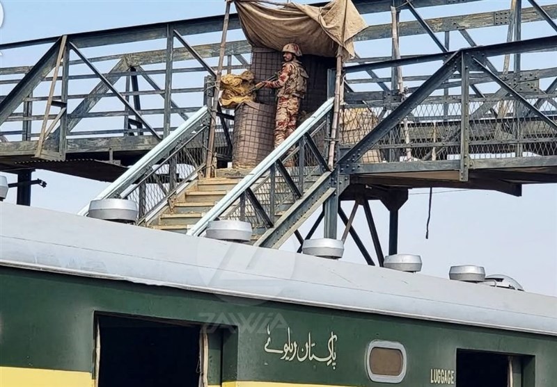 Express Tribune: كان هجوم قطار بلوشستان فشلًا في الاستخبارات