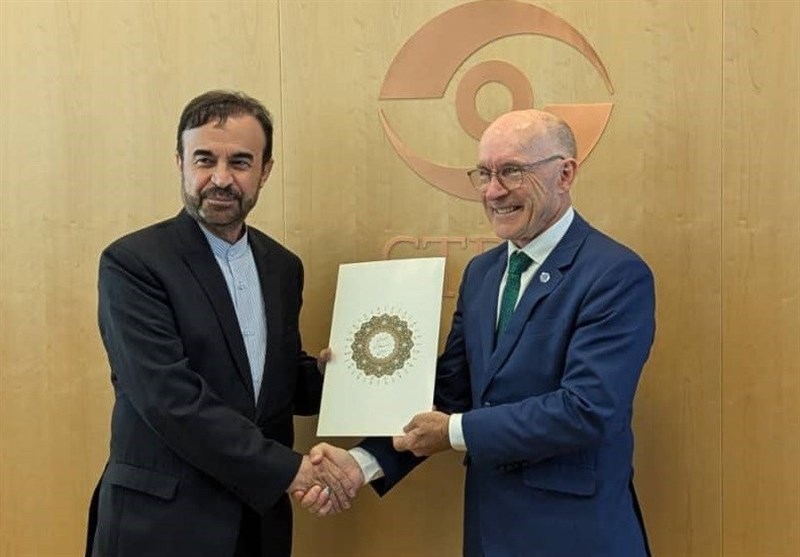 اجتماع تمثيلي إيران مع وزير الاختبارات النووية