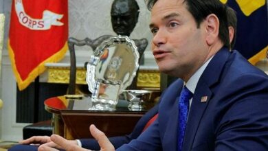 تتحقق أمريكا من النشاط الاجتماعي لمتقدمي التأشيرات