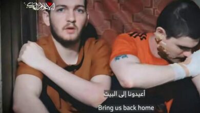 غضب السجين الصهيوني ويصرخ: لقد قصفنا من قبل جيشنا