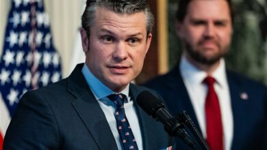 كما وصف وزير الدفاع الأمريكي المحادثات مع إيران بأنها بناءة