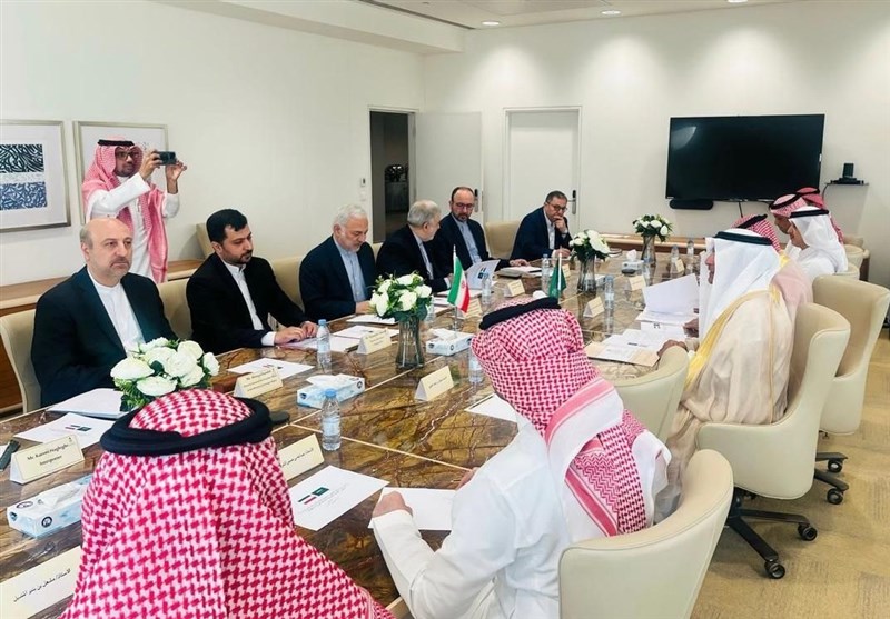 يلتقي النائب القنصلي العراقي مع نظيره في رياده