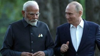 رئيس الوزراء الهندي يستقبل بوتين شخصياً في قاعدة جوية /الهند , روسيا , ناريندرا مودي , فلاديمير بوتين , العلاقات الهندية الروسية