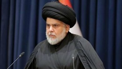 مقتدى الصدر يدين الهجمات الأمريكية السعودية على العراق ويحذر من مخططات الاحتلال / مقتدى الصدر , انسحاب القوات الأمريكية , العراق , السيادة العراقية , التدخل الخارجي