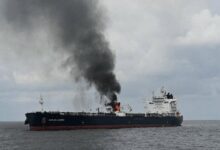 الحرس الثوري الإيراني يؤكد استهداف ناقلة نفط تنتهك المياه الإقليمية / مضيق هرمز , حركة السفن , تجارة بحرية , الخليج الفارسي , انخفاض حركة الملاحة
