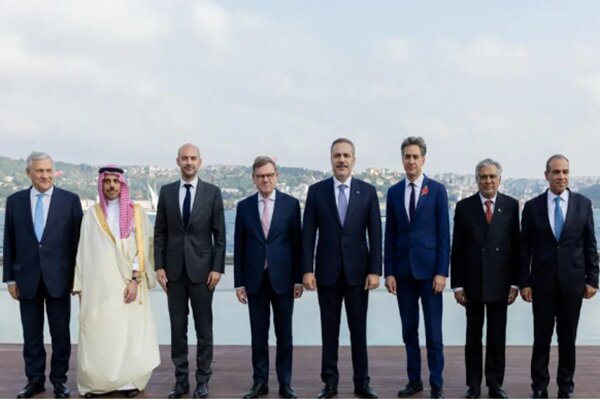 عطوان يكشف أسباب خوف ترامب من مهاجمة إيران وقدراتها الصاروخية / إيران , الولايات المتحدة , مضيق هرمز , حوار , دبلوماسية