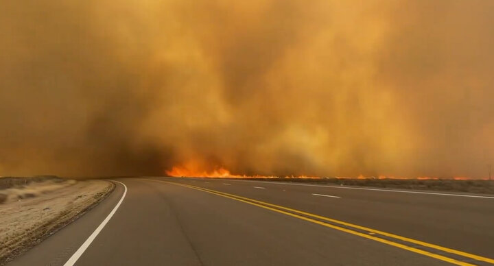 آتشسوزی گسترده در ایالت تگزاس آمریکا+ فیلم و عکس