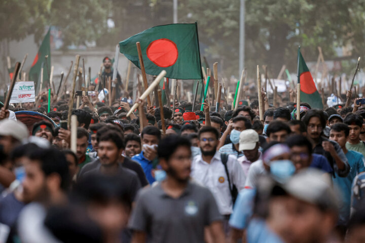 6 dead in student protests in Bangladesh/universities were closed