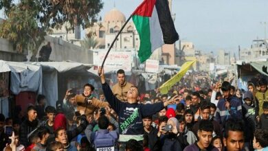 The stunning crowd of northern Gaza waiting for their homes