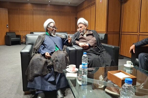 The presence of Sheikh Zakzaki in Beirut to attend the funeral of the resistance martyrs