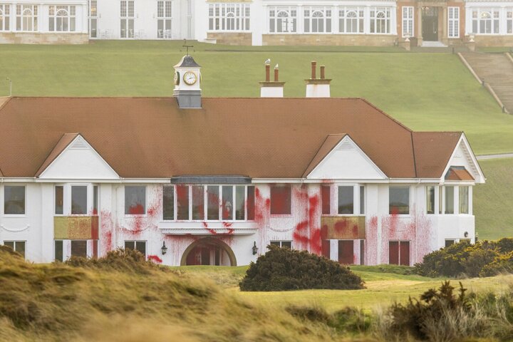 Palestinian supporters destroyed Trump’s resort and golf course in Scotland+Movie