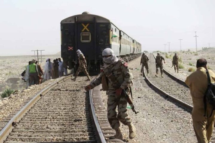 Rescue of 4 passengers hostage accident in Pakistan; ۱۱ armed elements were killed