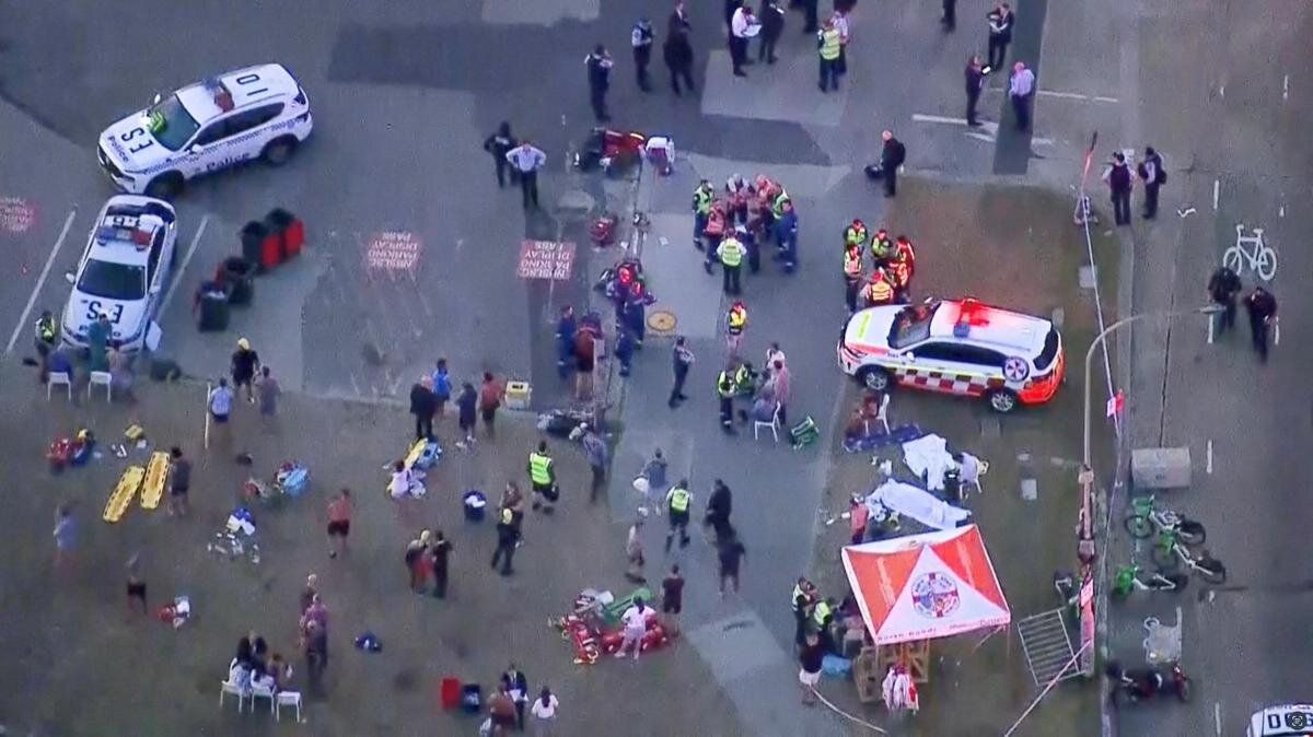 Sydney Synagogue Shooting: Hanukkah Celebration Attack Leaves 16 Dead /Sydney , Australia , Hanukkah , Shooting , Jewish