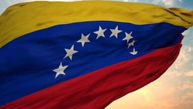 Russia Begins Evacuating Diplomats' Families from Venezuela Amid Security Concerns /Russia , Venezuela , diplomacy , security , international relations