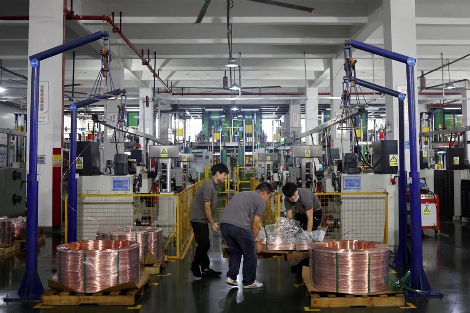 China's Industrial Profits Plunge 13.1% in November Amid Persistent Factory Price Declines /China economy , industrial profits , economic slowdown , manufacturing sector , household consumption