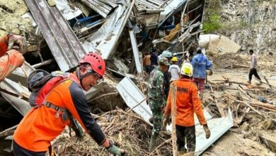 Indonesia Floods: Death Toll Climbs to 914, Hundreds Still Missing /Indonesia , floods , natural disaster , casualties , missing persons