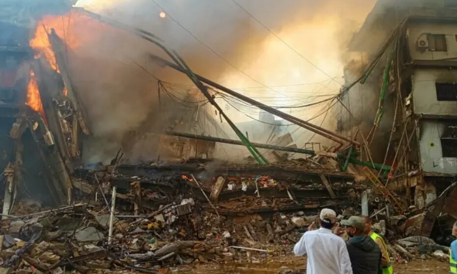 Fire at Karachi Shopping Mall Leaves 5 Dead, 20 Injured /Karachi , fire , shopping mall , casualties , rescue operations