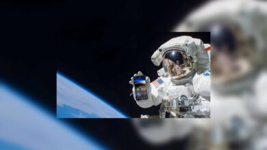 NASA Astronauts Authorized to Carry Smartphones on Upcoming Lunar and ISS Missions /NASA , Artemis II , Smartphone , Spaceflight , Astronauts