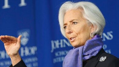 رئیس بانک مرکزی اروپا: شوکهای تورمی برای اقتصاد منطقه یورو ادامه دارد