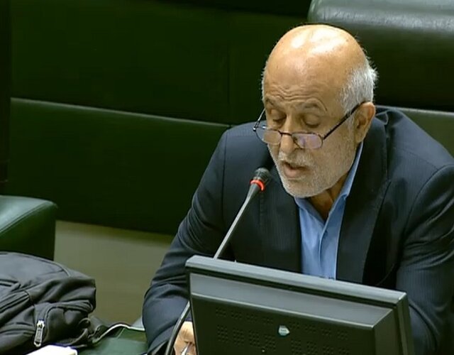 رحمانی: قوه قضائیه به تخلفات شرکت های پیش فروش خودرو رسیدگی کند