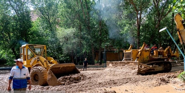 لایروبی بیش از 200 هزار مترمکعب رسوبات رودخانهای سیل چالوس