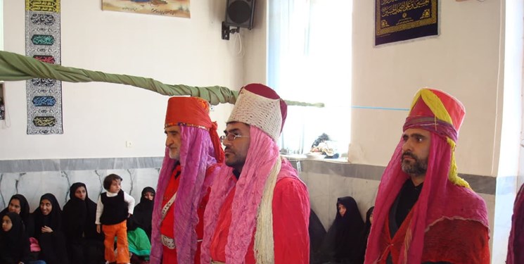 80 سال دلدادگی پیرغلام قرمزپوش تعزیههای حضرت عشق