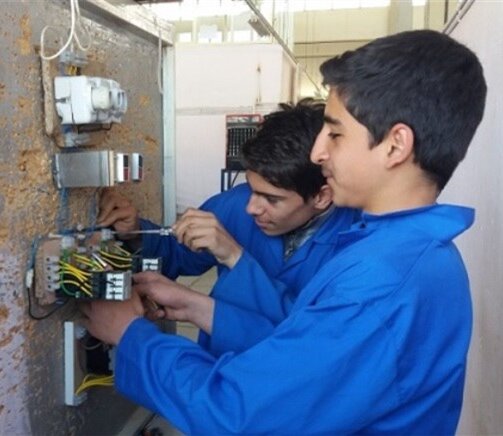 آشنایی دانشآموزان با بازار کار در طرح “تابستانه مهارت”