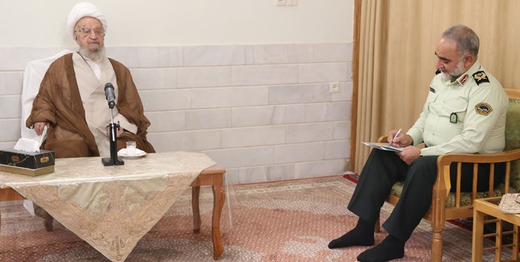 آیتالله مکارم شیرازی: دشمن تلاش دارد با نفوذ در مسائل فرهنگی در کشور ناامنی ایجاد کند