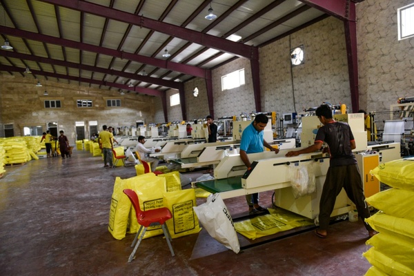 تاخیر در تخصیص ارز برای صنعتگران/ تولید اولویت شبکه بانکی نیست