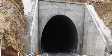 ترافیک نیمه سنگین در محور بندرعباس –حاجیآباد به دلیل انفجار در تونل