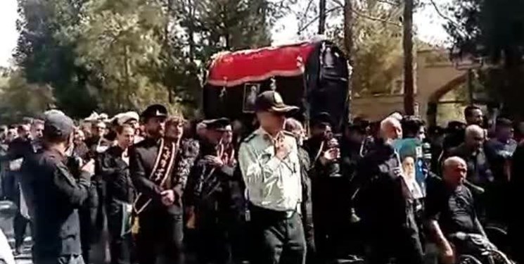 تشییع پیکرهای آیتالله رحیمیان و سردار شهید خطابخش در اصفهان + فیلم