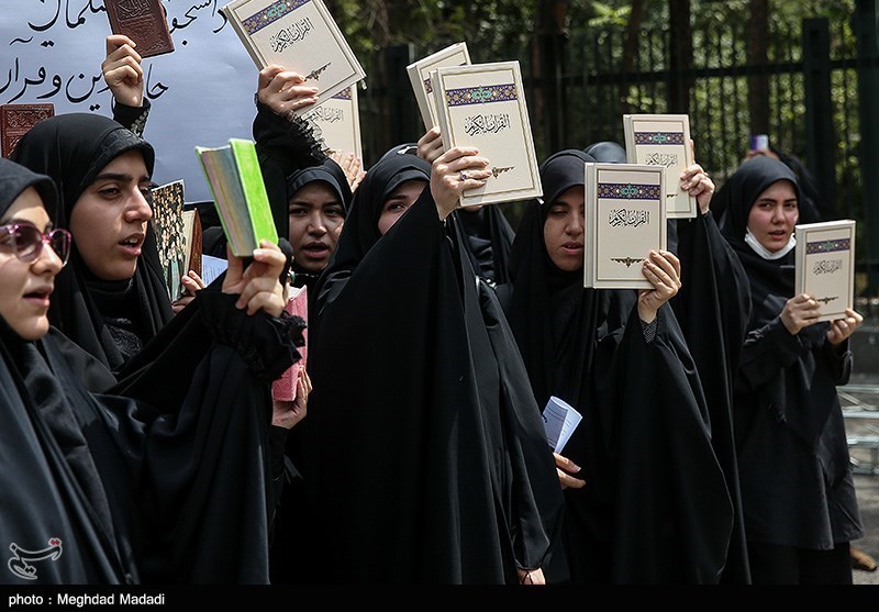 خواهران طلاب در سنندج اهانت به قرآن را محکوم کردند