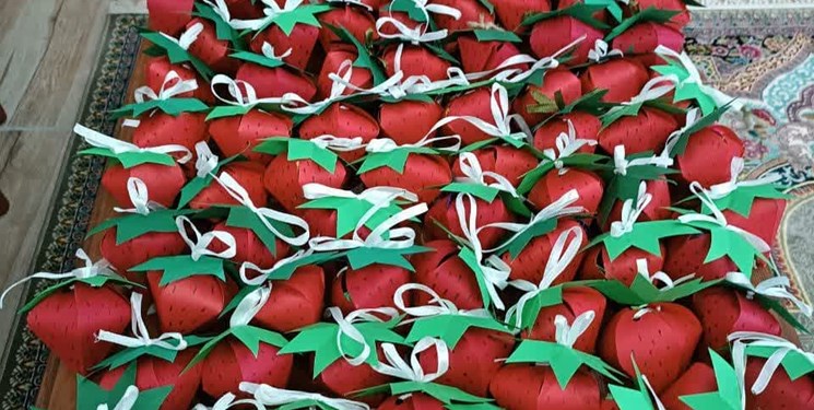 خواهرانهای با عطر توتفرنگی کاغذی!