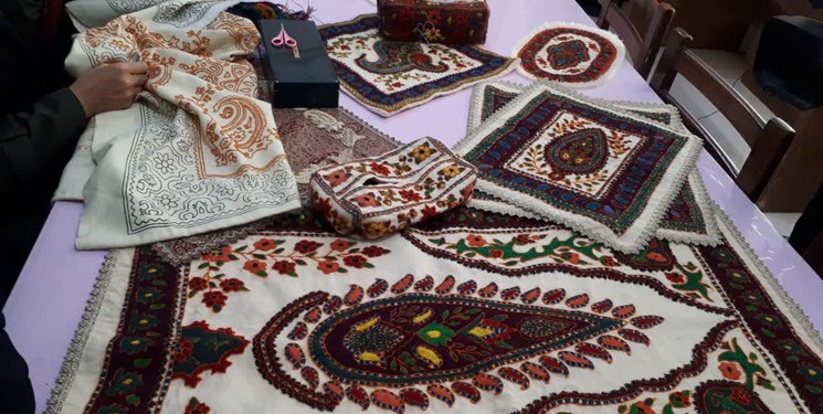 دوخت سنتی، میراث زنانی که کمتر فراموشی و افسردگی میگرفتند و بچههایی که کنار مادر هنر میآموختند