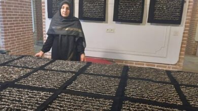 رونمایی از آیات قرآنی سرمهدوزی شده توسط هنرمند تبریزی+ تصاویر