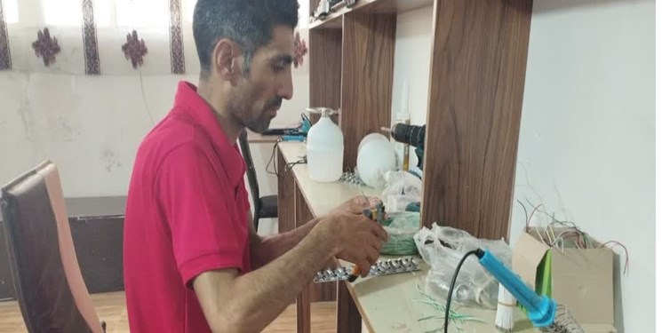 مخترع لامپهای فوق کممصرف با جیب خالی «خواستن و توانستن» را صرف کرد