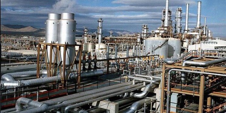 نامه کمیسیون اقتصادی مجلس به رئیسجمهور برای بازنگری در نرخ خوراک پتروشیمیها