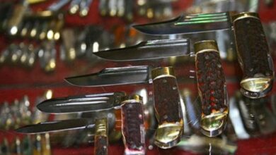 نانی که با چاقوهای وارداتی سنگ میشود