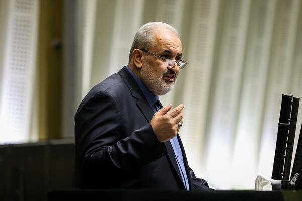وزیر صنعت درباره شیوه واردات خودرو به مجلس توضیح میدهد