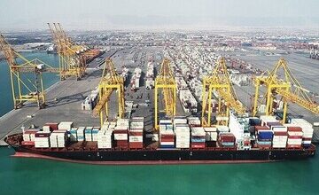 پهلوگیری ۴ کشتی حامل نهادههای دامی در بندر امام خمینی