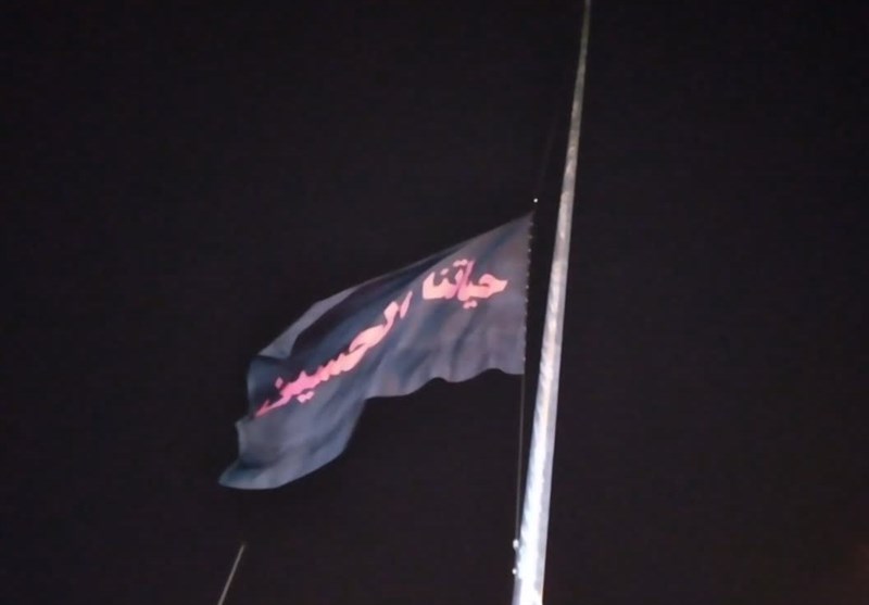 آغاز خدمترسانی مواکب اربعین در شلمچه/ بیرق «حیاتنا الحسین» به اهتزاز درآمد