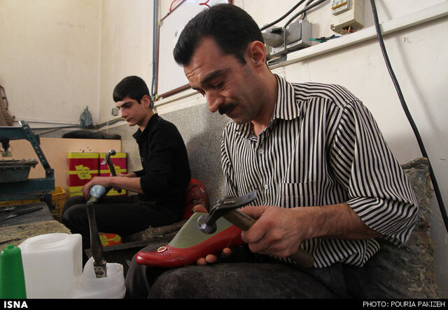 از کمبود نیروی ماهر تولید کفش تا خودکفایی همدان در تولید زیرههای پیو