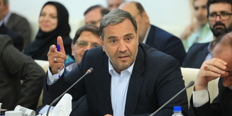 استاندار ایلام: یک هزار ون برای انتقال زوار وارد مهران میشوند