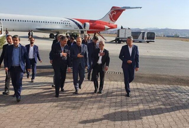 اسلامی برای رونمایی از برخی پروژههای فناورانه و عمرانی به آذربایجان شرقی سفر کرد