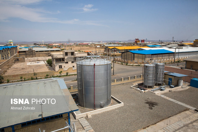 اشخاص حقیقی، صاحبان صنایع و کارخانههای مهم در کشور هستند